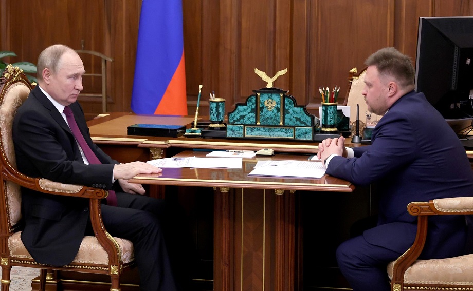 Встреча президента РФ Владимира Путина с главой «РусГидро» Виктором Хмариным