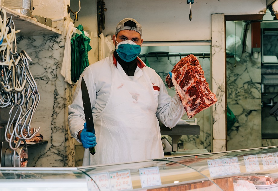 Италия намерена запретить выращенное в лаборатории мясо для защиты натуральных продуктов