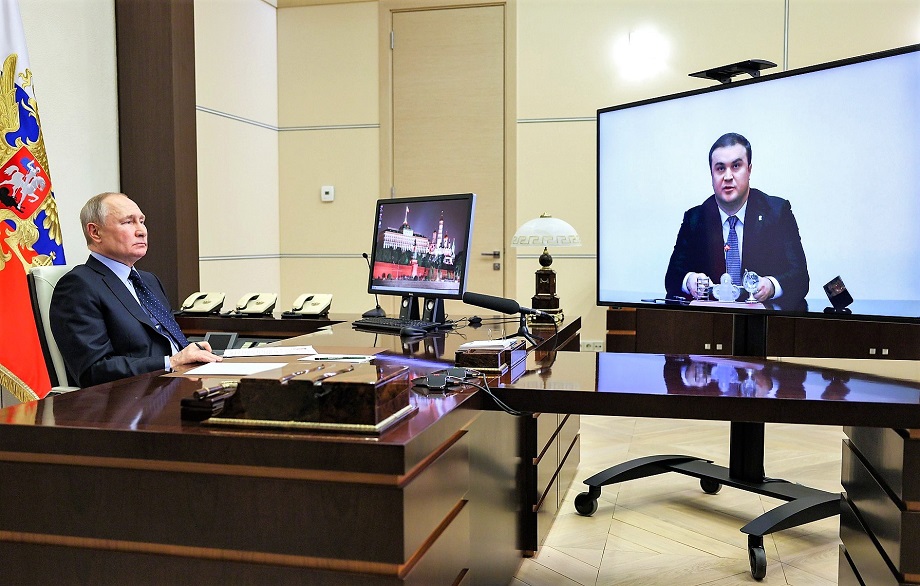 Владимир Путин провёл встречу с Виталием Хоценко в режиме видеоконференции