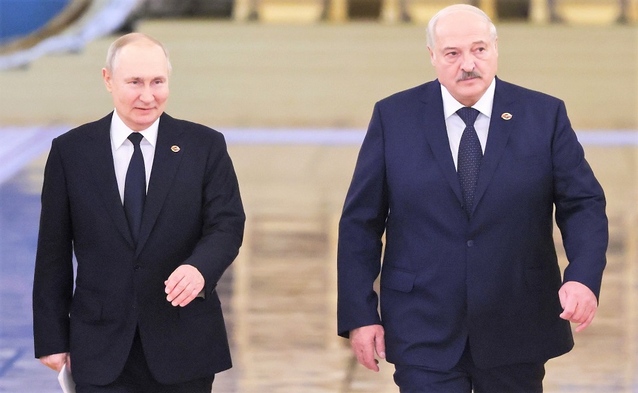 Владимир Путин и Александр Лукашенко перед началом заседания Высшего Государственного Совета Союзного государства России и Белоруссии