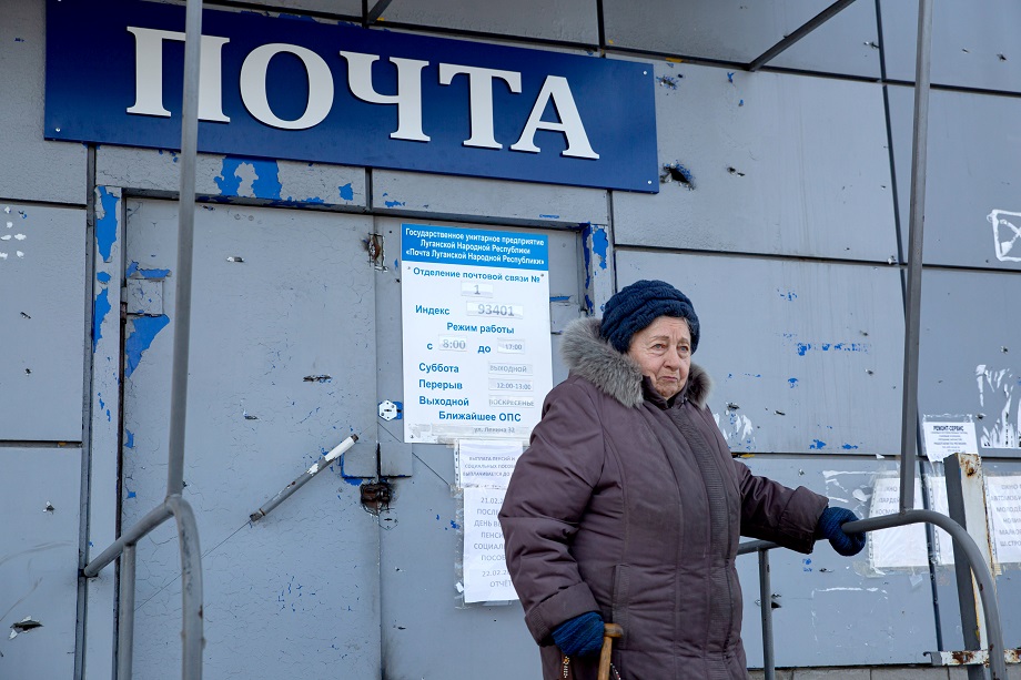 С 1 мая выдавать пенсии наличными на дому или в кассе будет только «Почта России».
