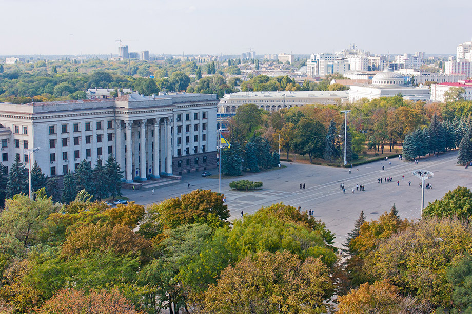 Вид на Дом профсоюзов и Куликово Поле.