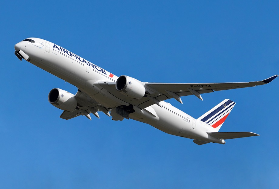 Air France сетует на невозможность конкурировать с китайскими авиаперевозчиками из-за закрытия неба над Россией.