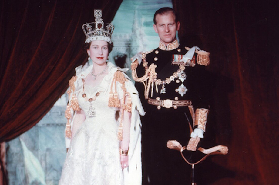 Июнь 1953 года. Коронационный портрет Елизаветы II и принца Филиппа, герцога Эдинбургского.
