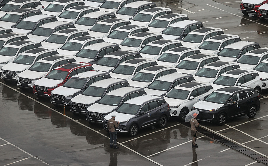 В Россию поступает большое количество китайских автомобилей от различных производителей.
