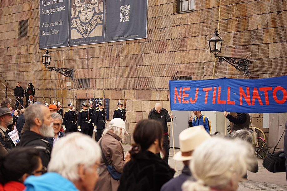Акция протеста в Стокгольме против вступления Швеции в НАТО.