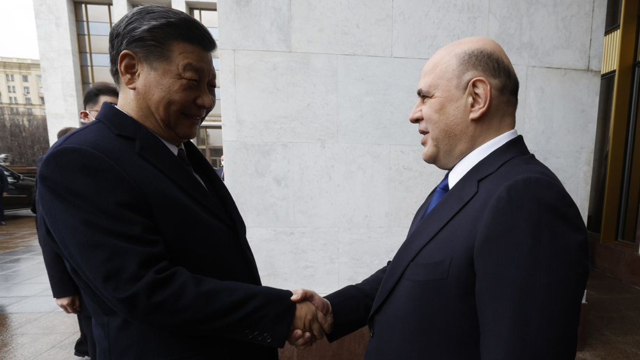 Председатель КНР Си Цзиньпин и премьер-министр России Михаил Мишустин