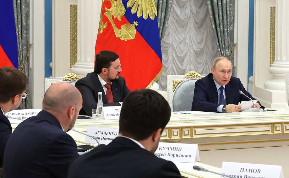 Владимир Путин во время встречи с членами Общероссийской общественной организации «Деловая Россия».