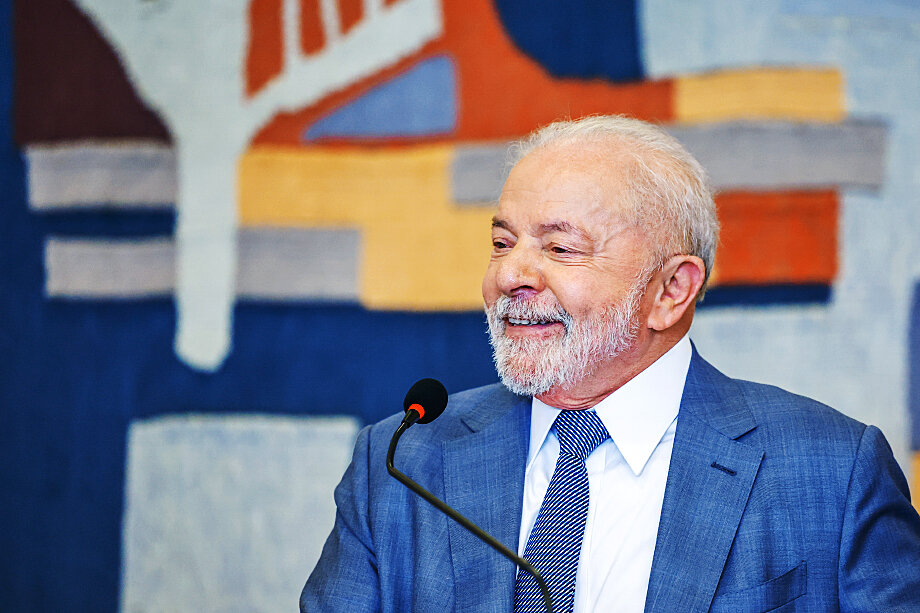 Президент Бразилии Луис Инасиу Лула да Силва накануне заявил, что его страна «не заинтересована в передаче боеприпасов, которые могут быть использованы в войне между Украиной и Россией».