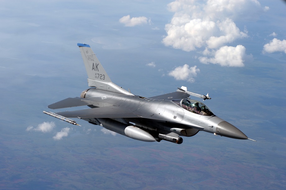 Американский истребитель четвёртого поколения F-16 Fighting Falcon