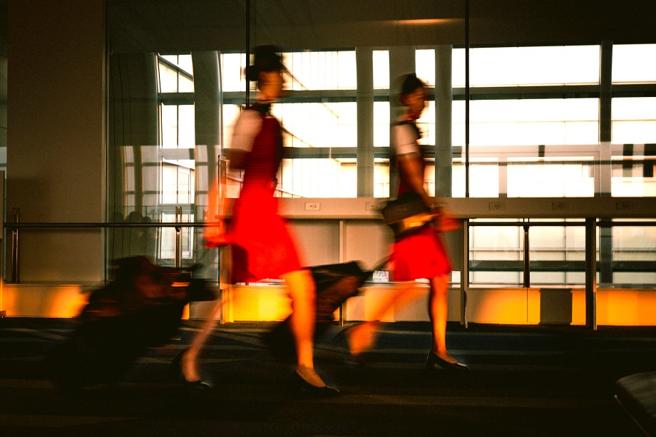 В соответствии с правилами Hainan Airlines, вес бортпроводницы ростом 158 см не может превышать 48 кг.