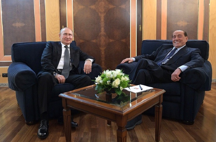 Владимир Путин и Сильвио Берлускони во время встречи в 2019 году.