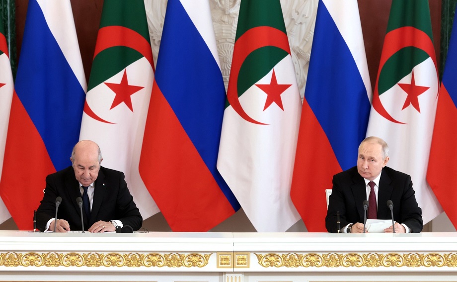 По итогам российско-алжирских переговоров Владимир Путин и Абдельмаджид Теббун сделали заявления для СМИ.