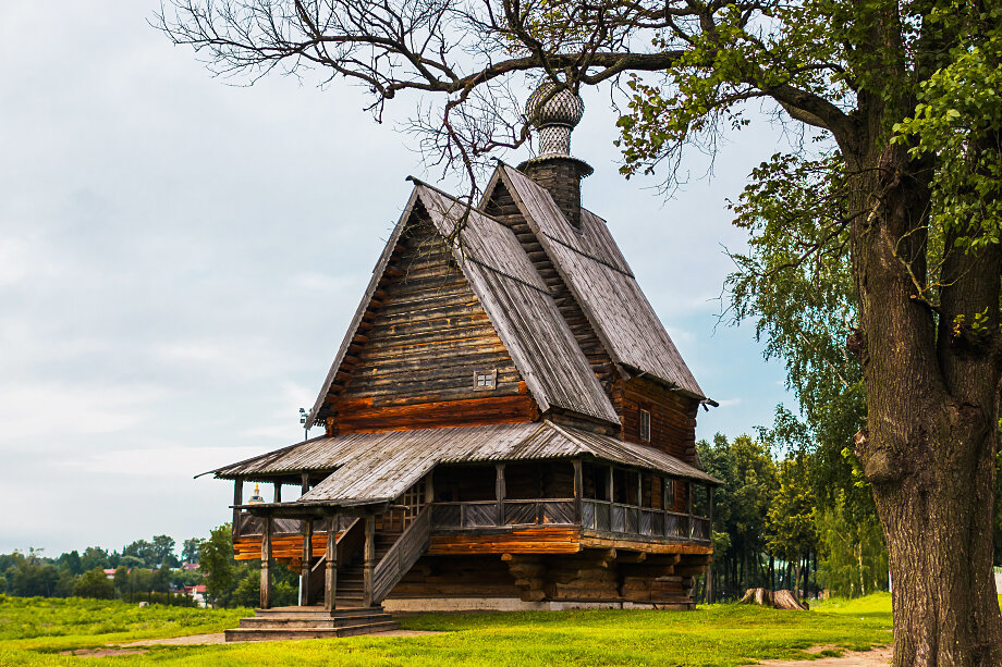 Никольская деревянная церковь в Суздале.
