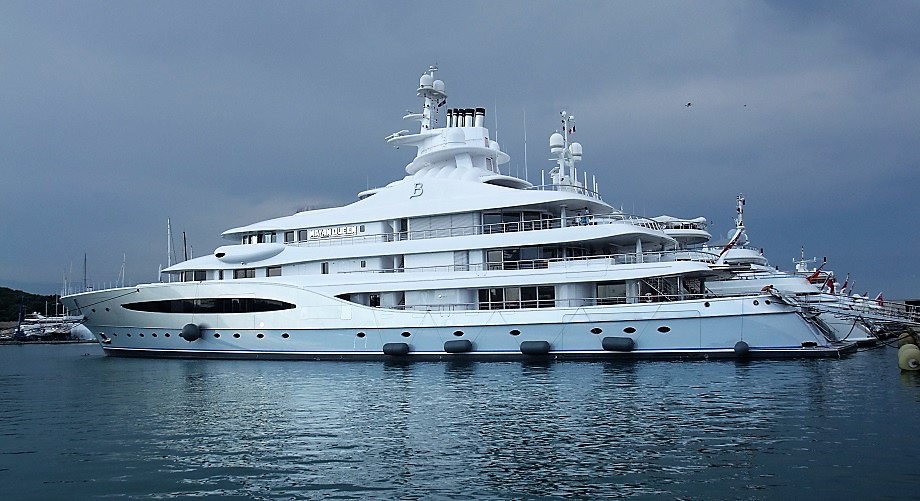 Суперъяхта Mayan Queen IV