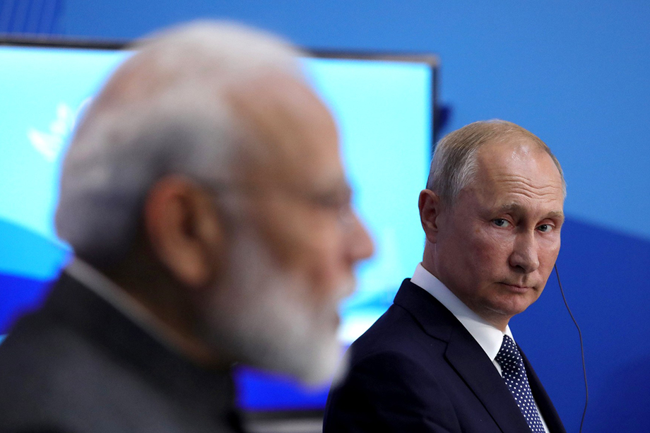 Президент России Владимир Путин поговорил по телефону с премьер-министром Индии Нарендрой Моди.