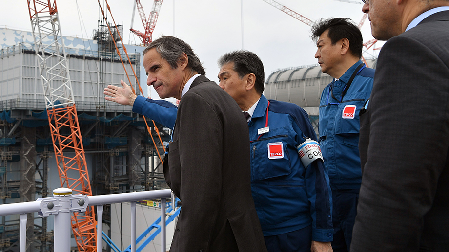 Визит Рафаэля Гросси на АЭС «Фукусима» в 2020 году.