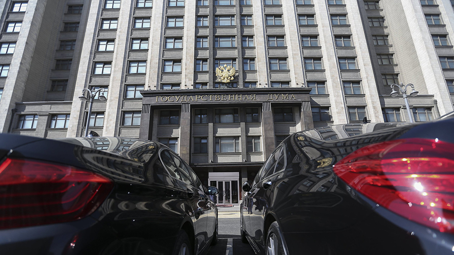 Володин призвал пересадить чиновников и депутатов на российские автомобили.