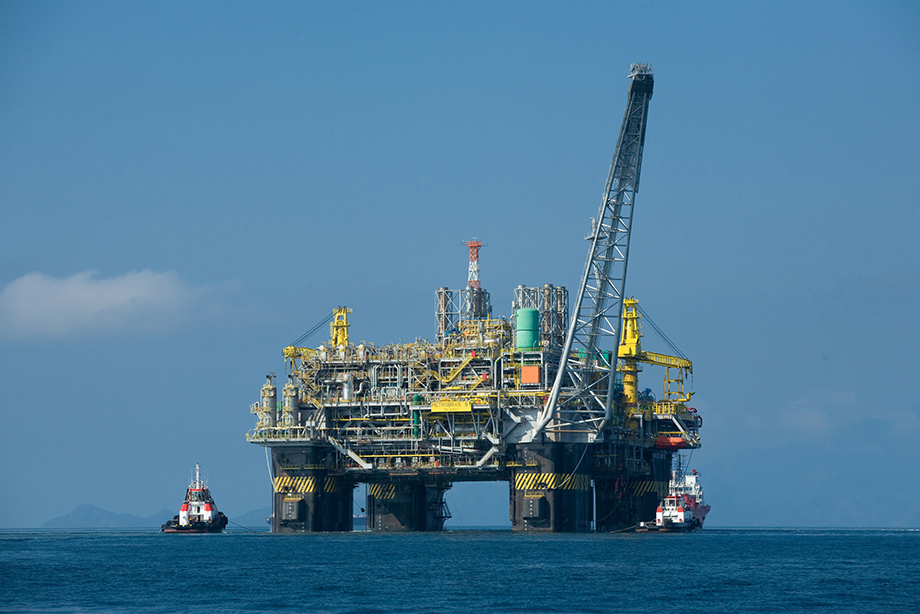 Цена российской нефти марки Urals превысила введённый ЕС потолок в 60 долларов.