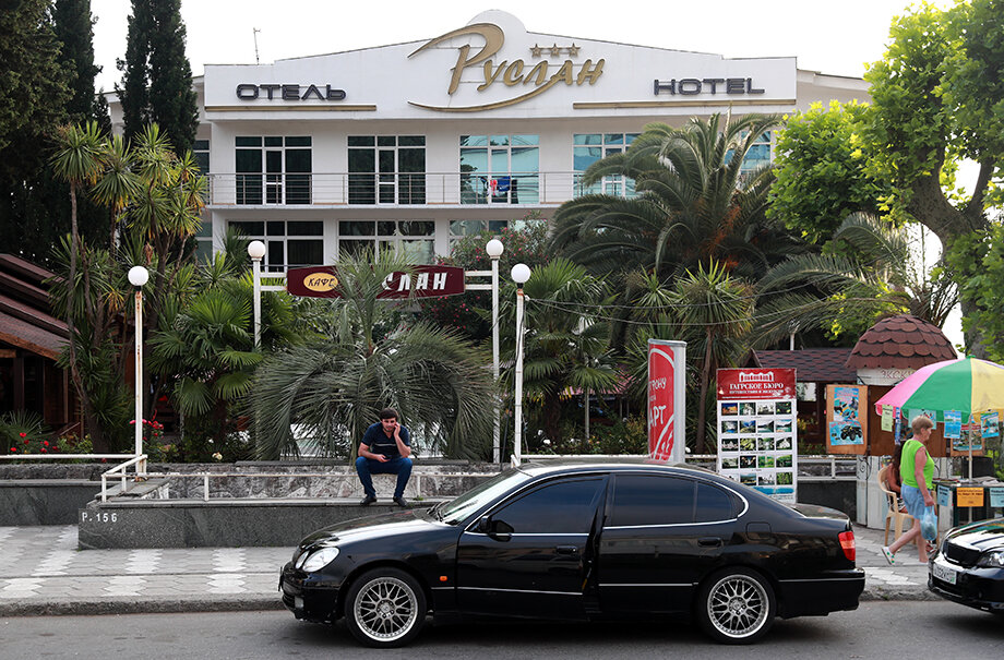 Владельцы отелей в Абхазии поднимали цены в разы, ссылаясь на высокий спрос.
