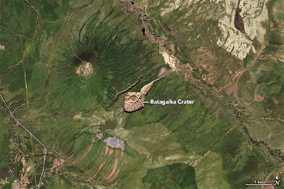 Вид на Батагайский кратер из космоса