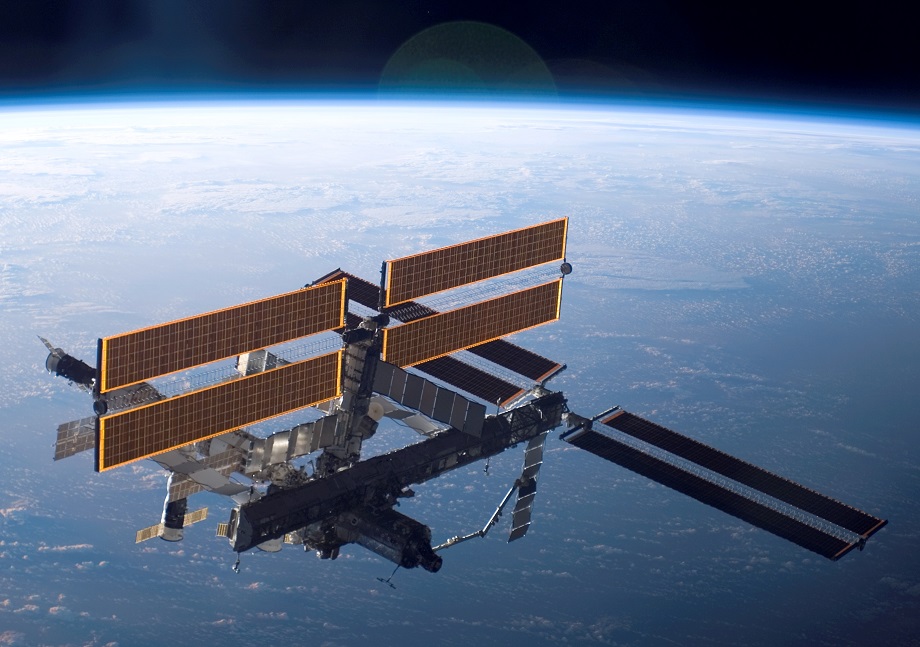 NASA временно потеряла связь с МКС.