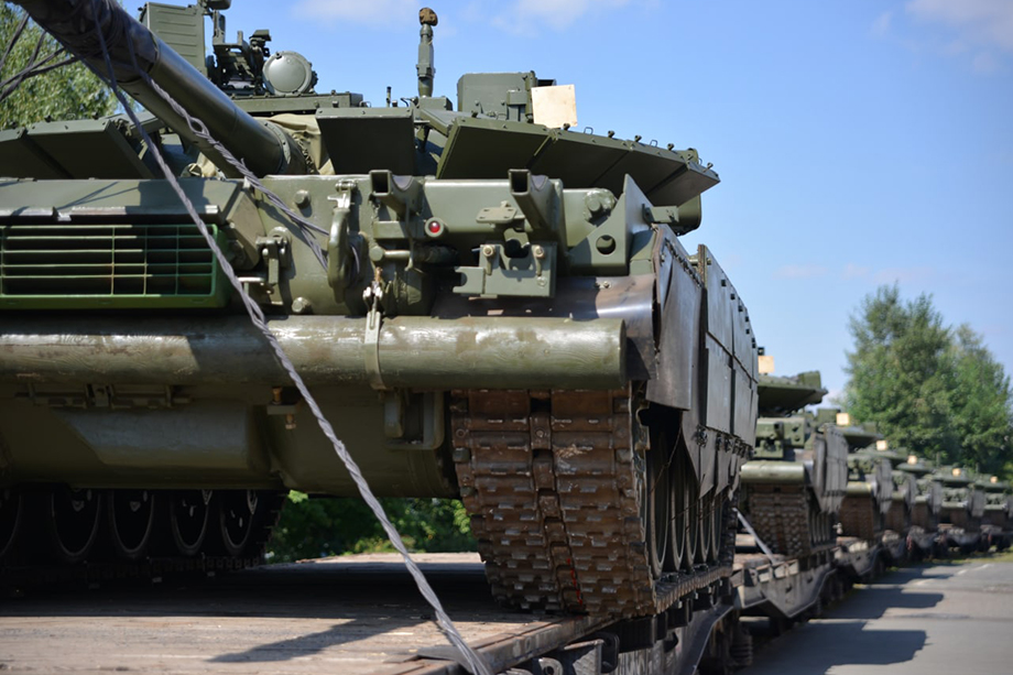 Российская модернизация основного боевого танка Т-80БВ.