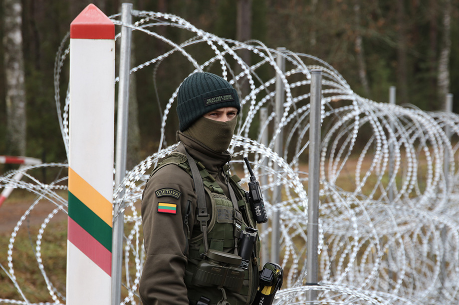 В Литве спилили два пограничных столба на границе с Белоруссией.