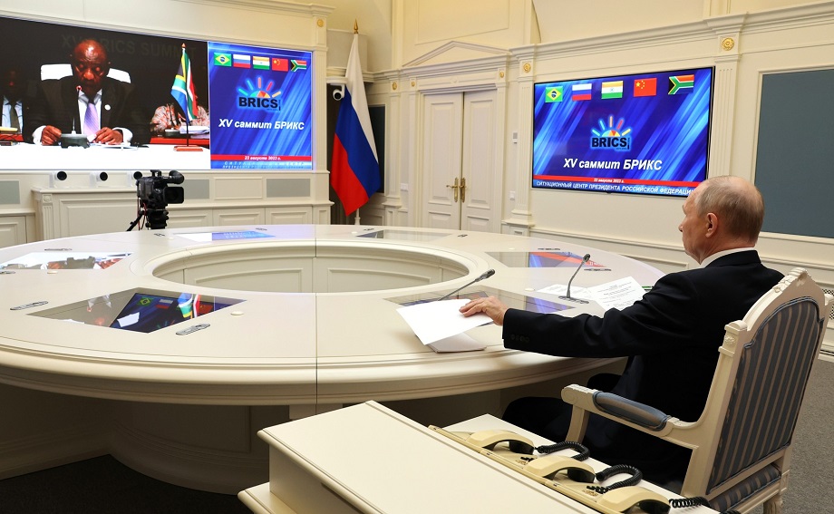 Президент России принимал участие в 15-м саммите БРИКС в режиме видеосвязи.