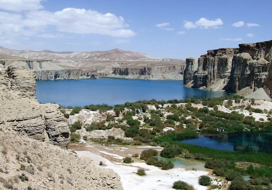 Вид на озеро в национальном парке Банде-Амир.