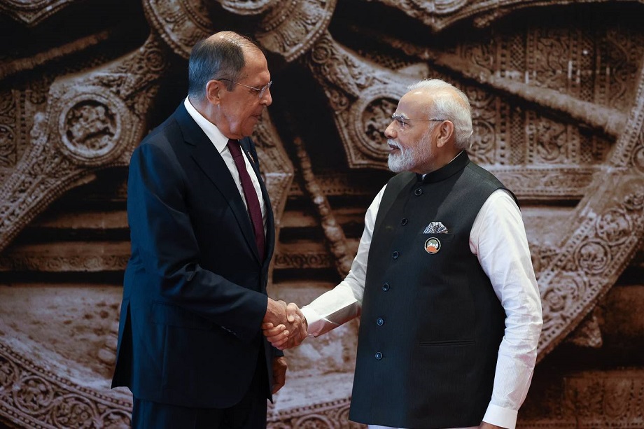 Сергея Лаврова в Нью-Дели лично приветствовал премьер-министр Индии Нарендра Моди.