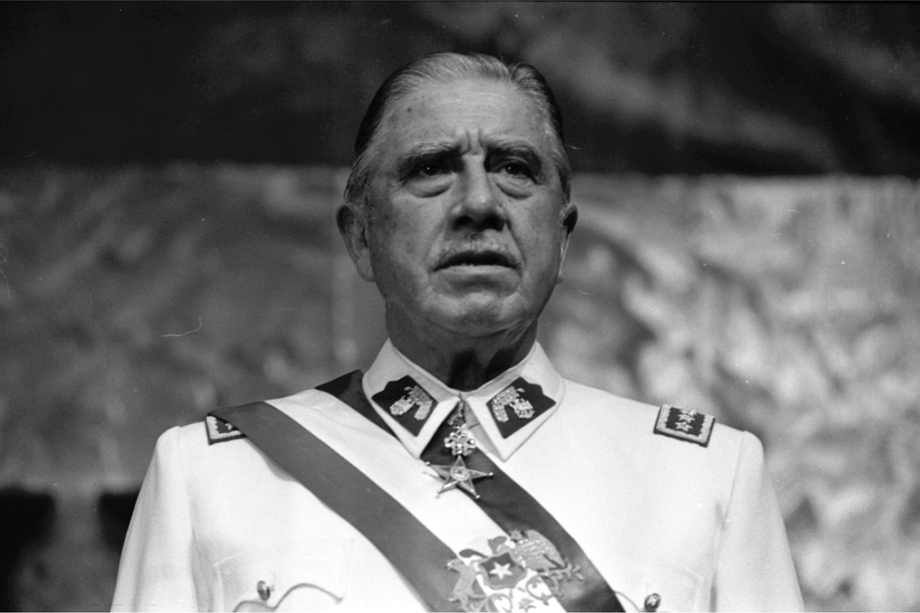 Пиночет пришёл к власти в результате военного переворота 1973 года.