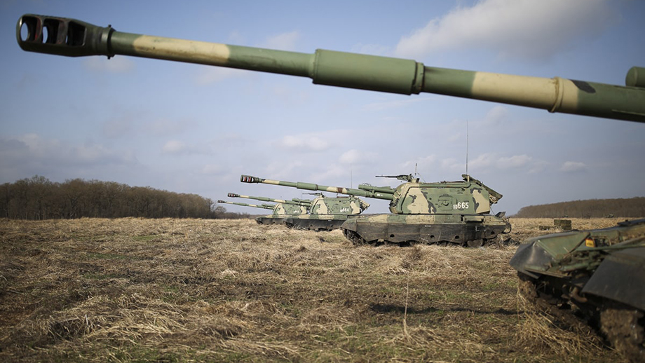 Российские военные получили первую партию модернизированных гаубиц «Мста-С».