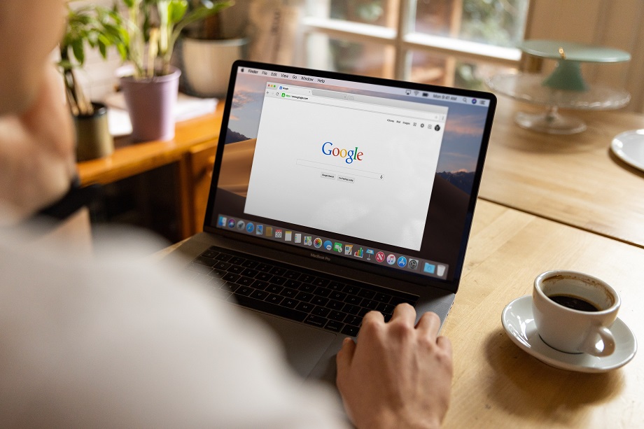Google исключил слово «люди» из своих рекомендаций в поиске.