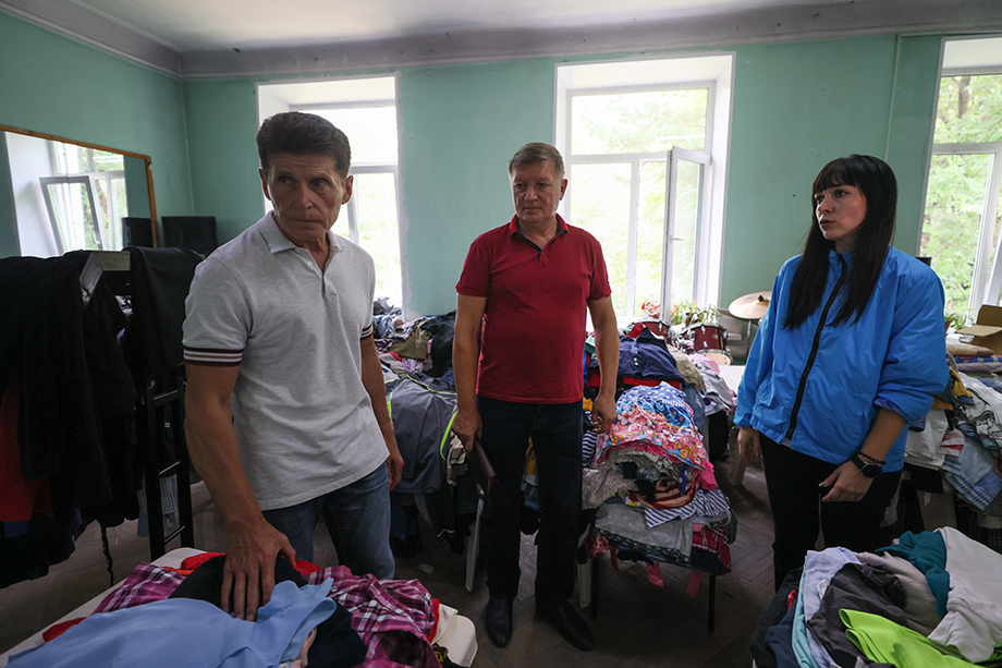 Глава Приморского края Олег Кожемяко лично контролирует ход восстановительных работ и держит обратную связь с пострадавшими от наводнения гражданами.