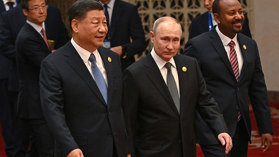 В Пекине начались переговоры Владимира Путина и Си Цзиньпина.