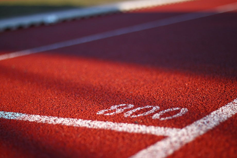 У перуанской спортсменки отобрали мировой рекорд из-за неправильной разметки дистанции.