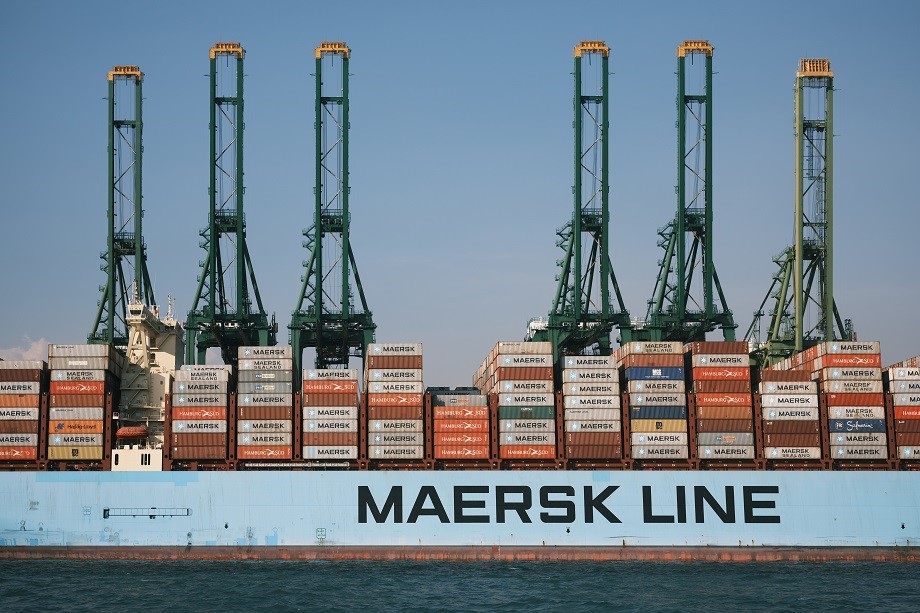 Maersk, ушедший из России, сократит 10 тысяч рабочих мест на фоне упавшего спроса.