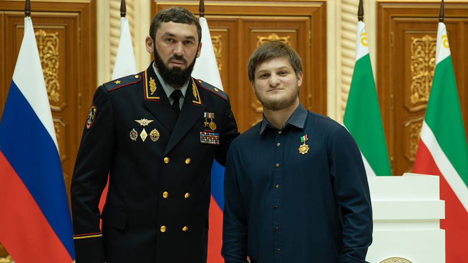 Председатель регионального парламента республики Чечня Магомед Даудов и Ахмат Кадыров (слева направо).
