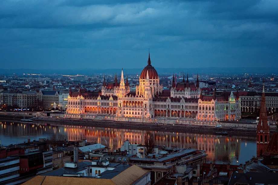 Венгрия возвращает программу золотых виз.