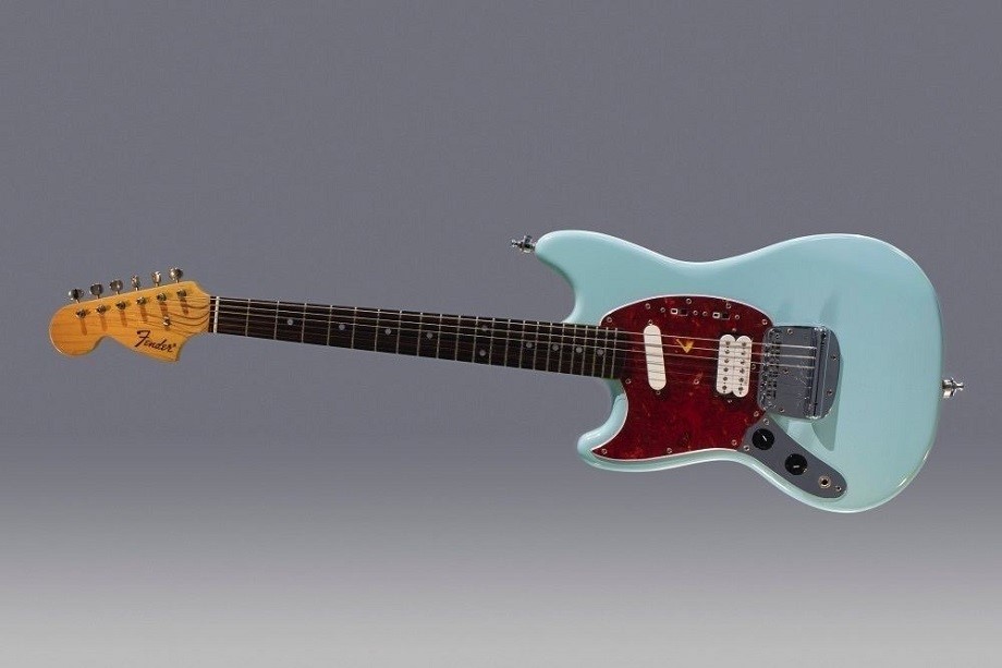 Fender Mustang была любимой гитарой фронтмена Nirvana.