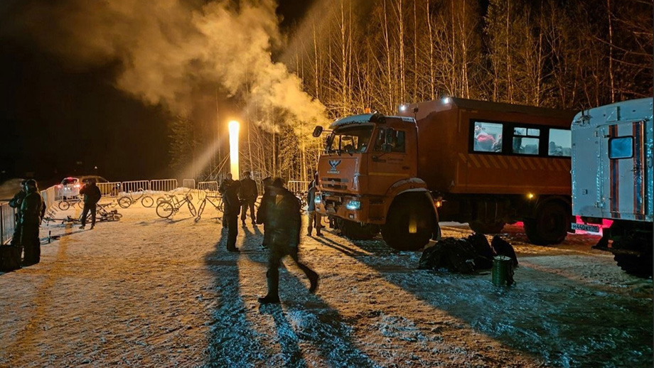 В карельском городе Костомукше развернули пункт обогрева для желающих попасть в Финляндию.