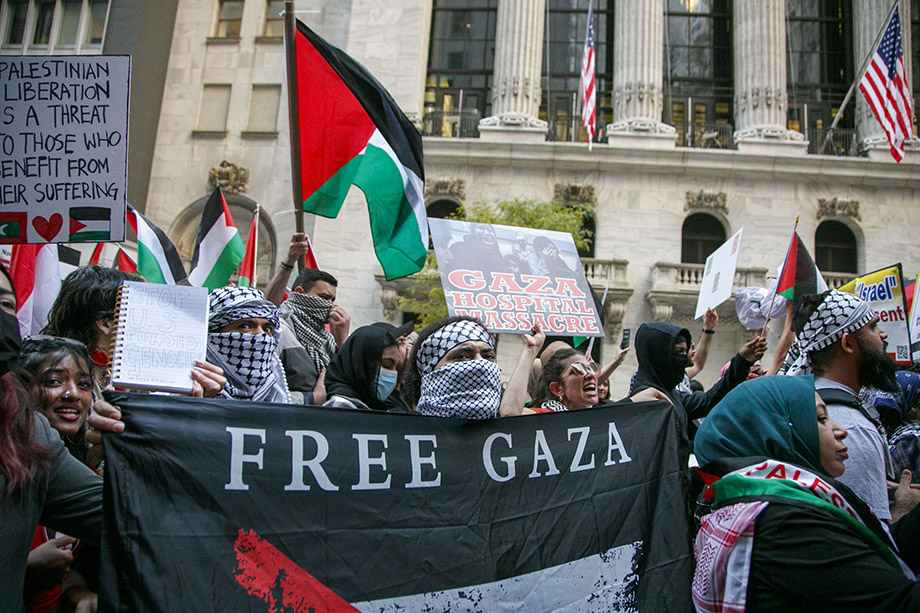 Акция в поддержку Палестины в Нью-Йорке.