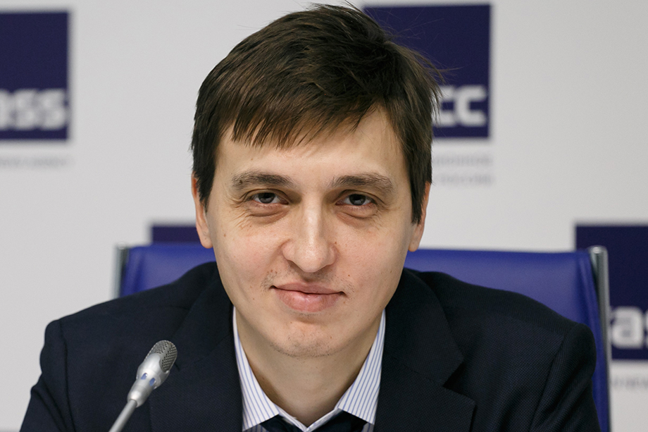 Евгений Сердюков с 2000 года работал на фондовой бирже «Санкт-Петербург».