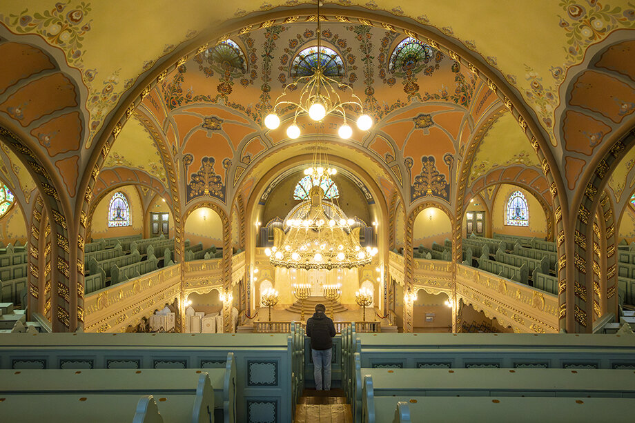 Суботица – место пересечения культур. В городе находится вторая по величине синагога в Европе.