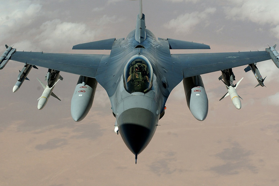 США затягивают передачу Украине истребителей F-16.