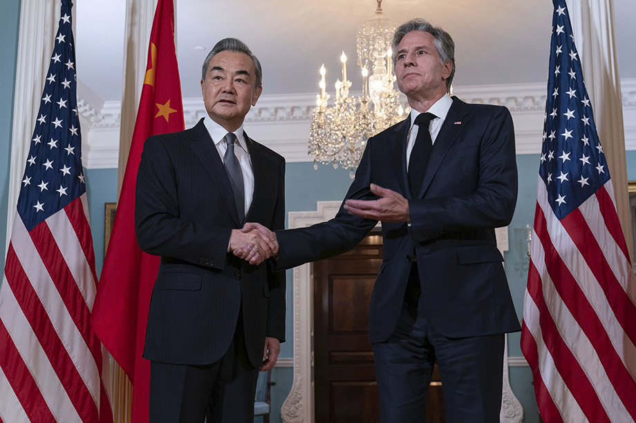 Отношения Китая и Евросоюза испортились после того, как Брюссель поддержал продвигаемую Вашингтоном политику сдерживания КНР.