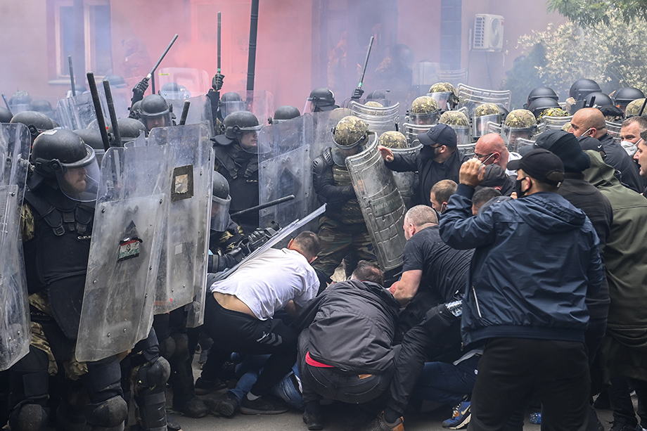 Нарушение обязательств приводит к протестам и столкновениям в северном регионе Косово.