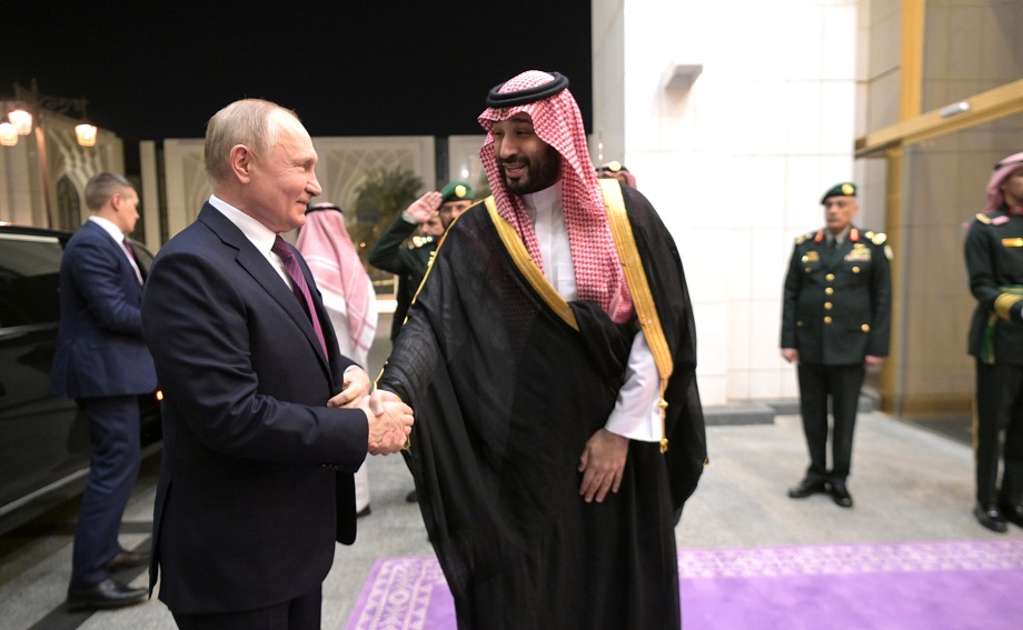 Президент России Владимир Путин и наследный принц Саудовской Аравии Мухаммед бен Сальман Аль Сауд