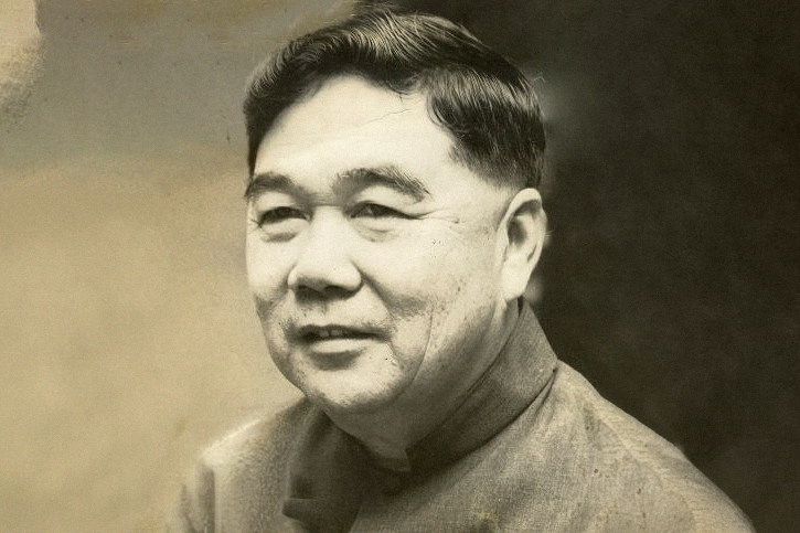 Артур Чжун был первым этническим китайцем, который стал главой государства в неазиатской стране.